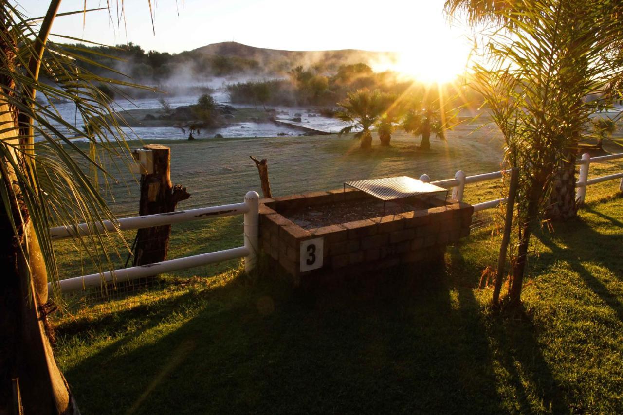 Ikaia River Lodge Keimoes ภายนอก รูปภาพ