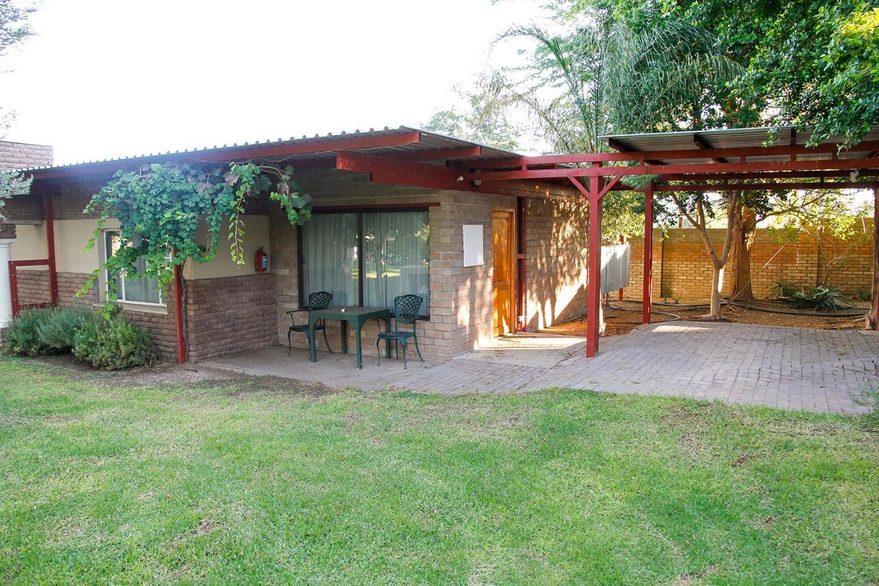 Ikaia River Lodge Keimoes ภายนอก รูปภาพ