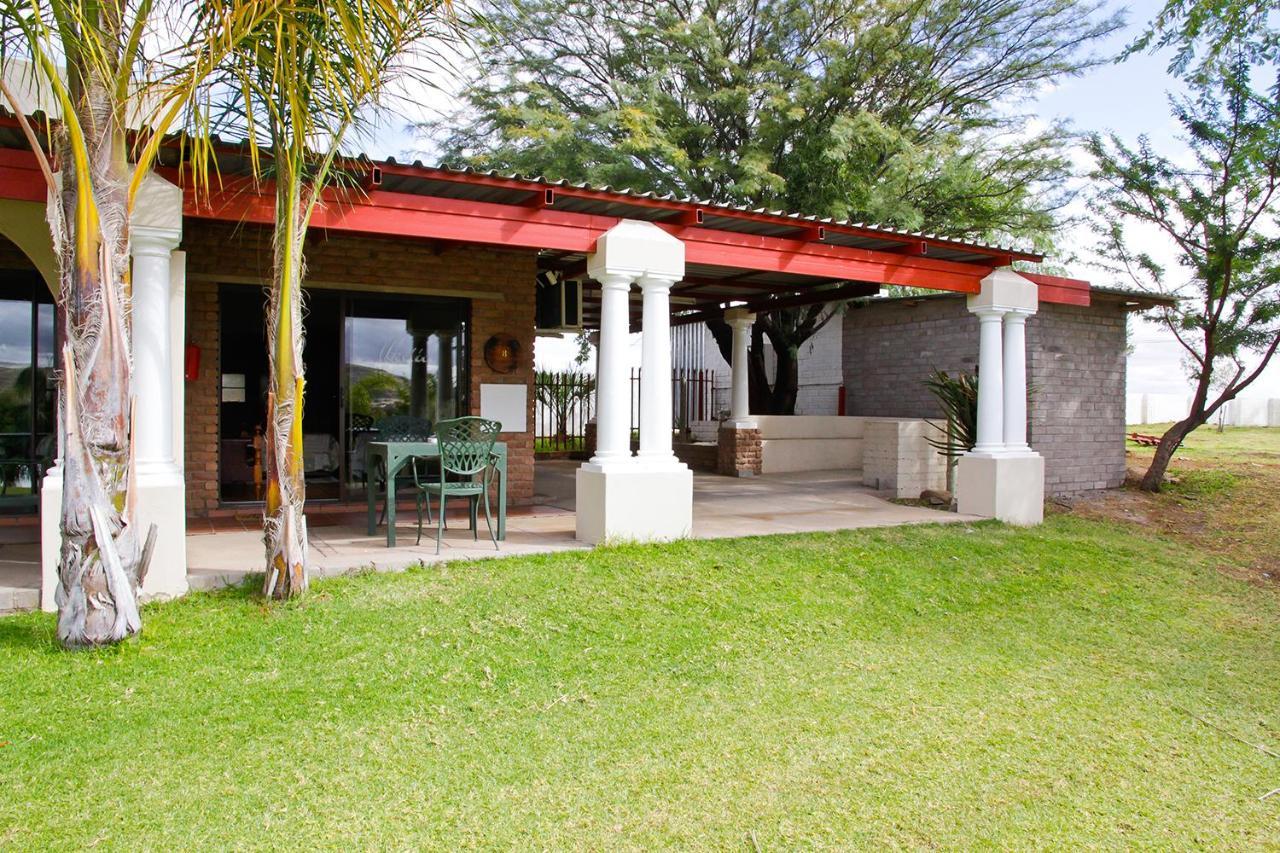 Ikaia River Lodge Keimoes ภายนอก รูปภาพ